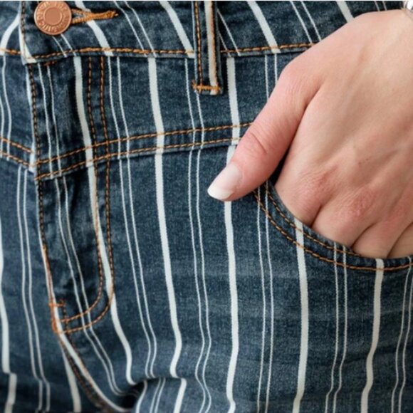 UNIQ BY LITZ - Mid Waist Striped Flare Jeans - Picture 2 of 8